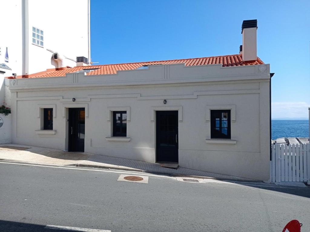 Vila Marina. Casa Marinera Con Terraza Sobre El Mar En Caion Cayon Exterior photo